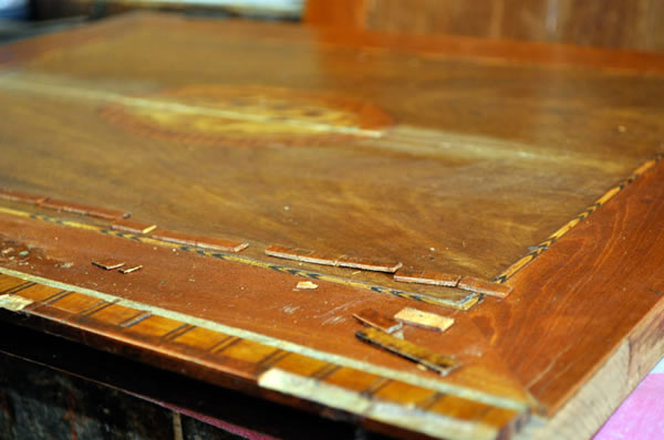 secretaire tijdens de restaureatie